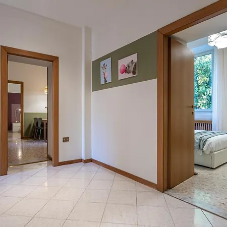 Bubbles A Piazza Trilussa In Trastevere Ρώμη