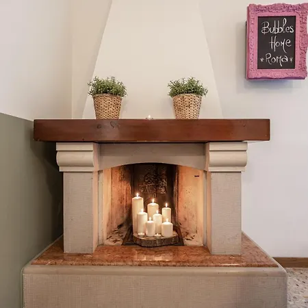 Bubbles A Piazza Trilussa In Trastevere