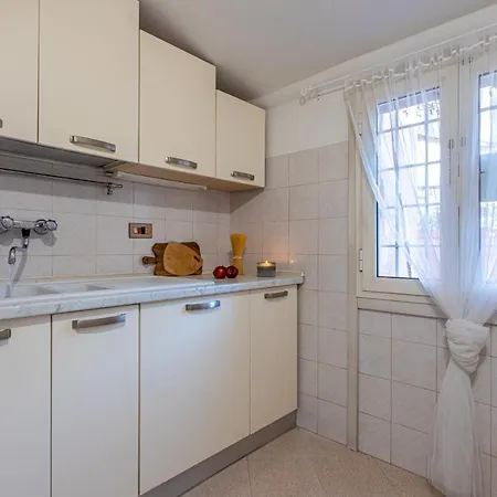 Bubbles A Piazza Trilussa In Trastevere Διαμέρισμα *