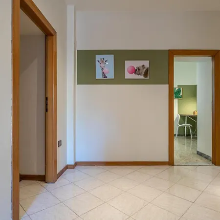 Bubbles A Piazza Trilussa In Trastevere