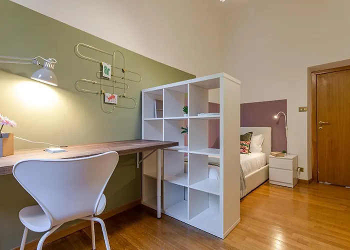 Bubbles A Piazza Trilussa In Trastevere *